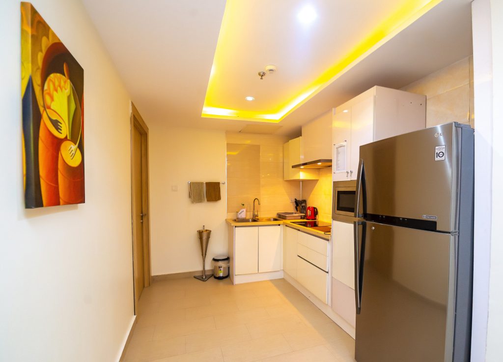 APARTMENT 10